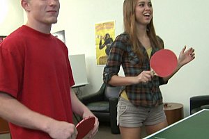 浓妇体下毛茸茸黑森林 Porn