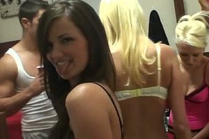 九色丨porny丨抽搐 Porn