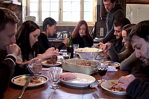 男人肏逼颜射视频网 Porn